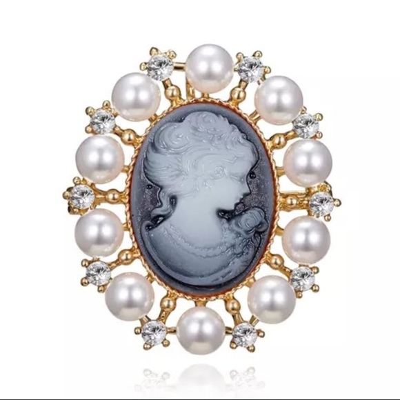 🎀Brand New Golden Era Brooch Comes In Gift Box 🎁 - Picture 4 of 6